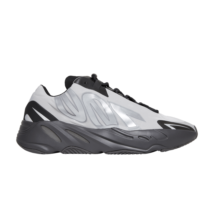Yeezy Boost 700 Mnvn Metallic