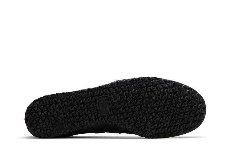 Mexico 66 Triple Black