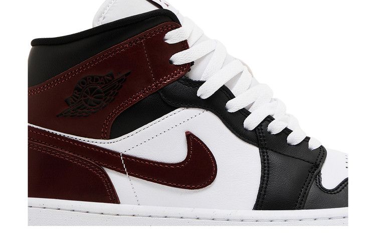 Air Jordan 1 Mid SE Dark Pony