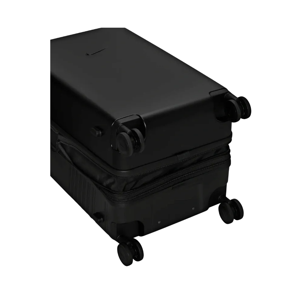 Nike Medium Checked Luggage 26” Hardshell (96L)