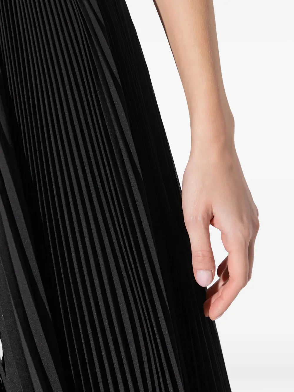 pleated asymmetric-hem midi skirt