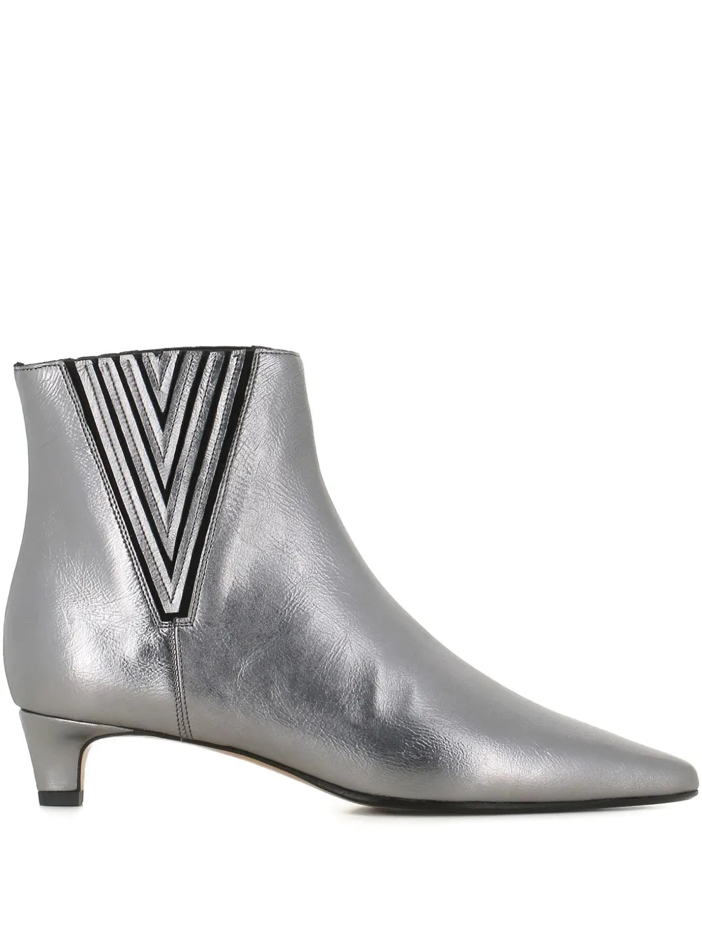pointed-toe leather boots