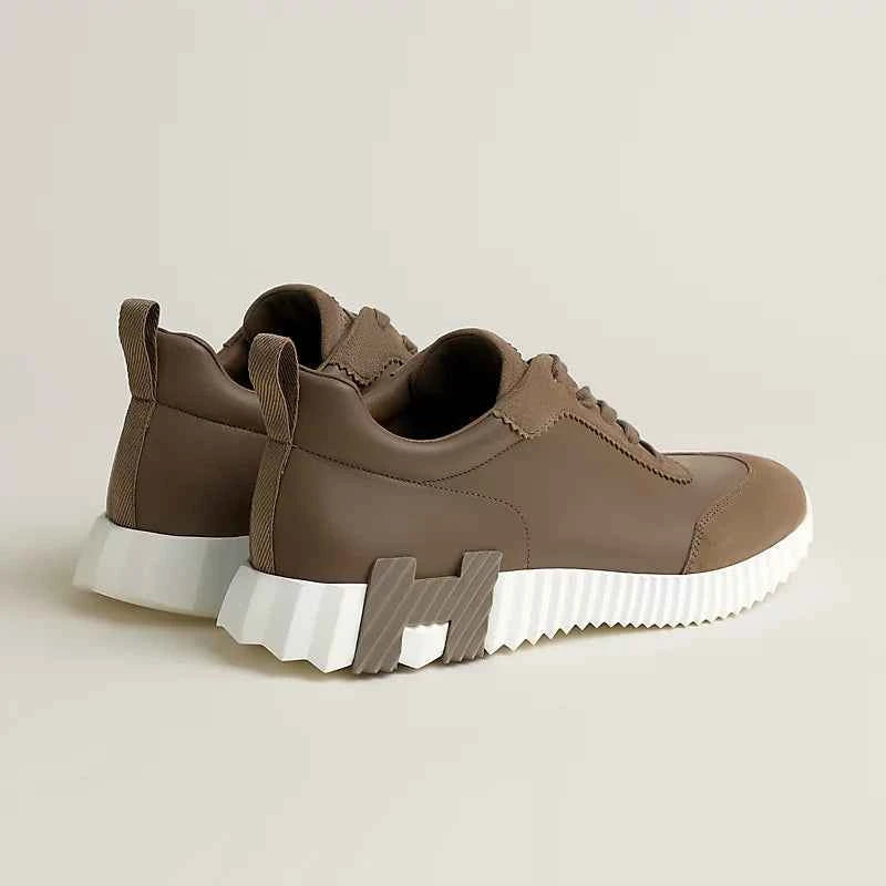 Bouncing sneaker