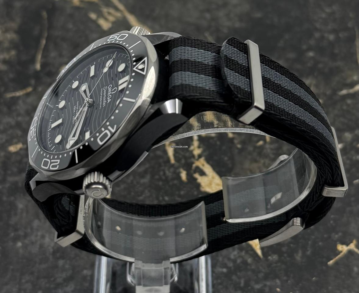 Omega Seamaster Diver 300 MNew 2026 - Black Ceramic - Nato Strap - Seamaster Diver 300 M - 43,5mm