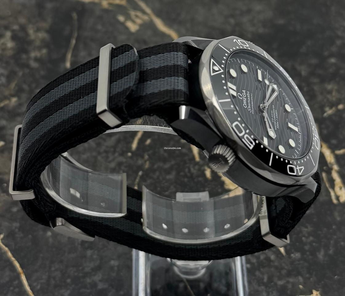 Omega Seamaster Diver 300 MNew 2026 - Black Ceramic - Nato Strap - Seamaster Diver 300 M - 43,5mm