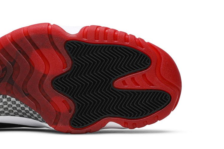 Air Jordan 11 Retro Low ConcordBred