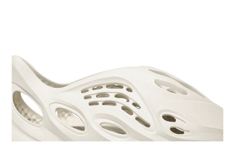 Yeezy Foam RNNR Ararat (2020/2022)