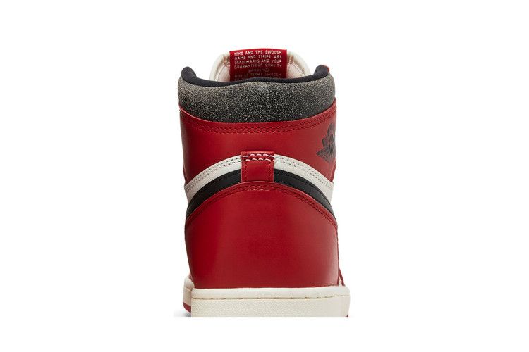 Air Jordan 1 Retro High OG Chicago Lost Found