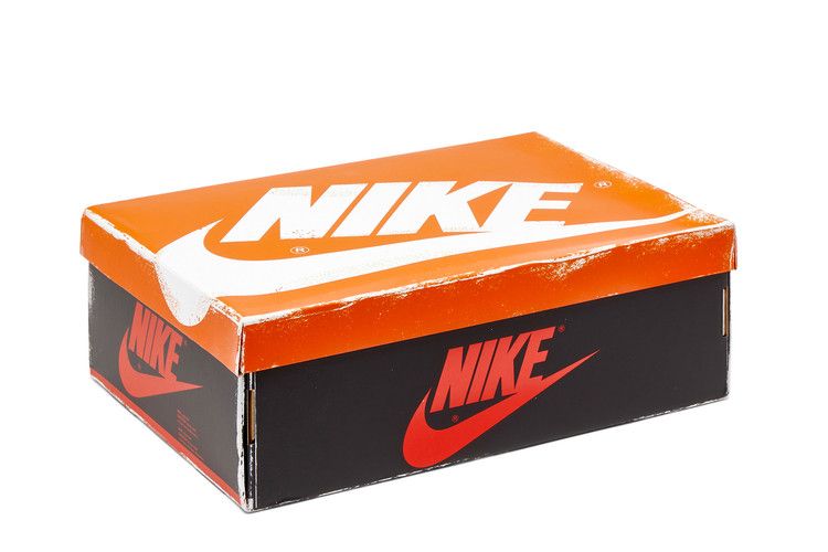 Air Jordan 1 Retro High OG Chicago Lost Found