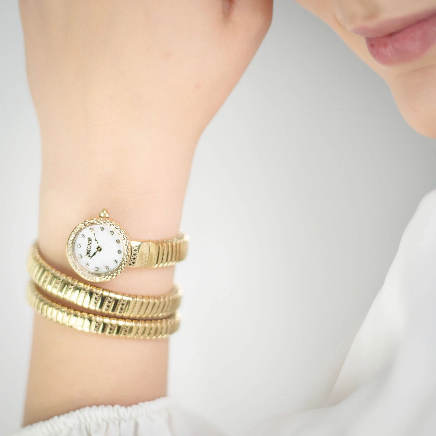 Enchanting Yellow Gold MOP