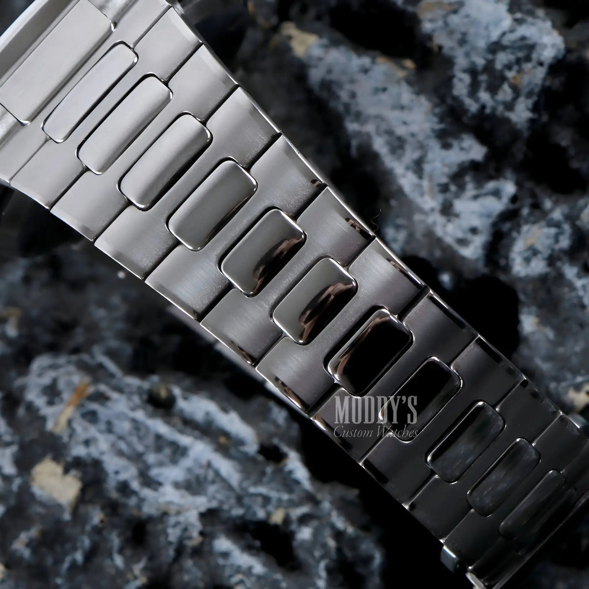 Nautiko Black Open Movement