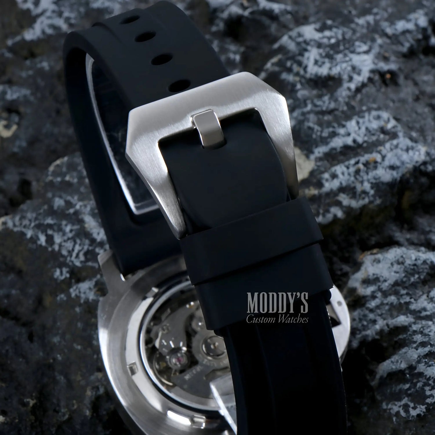 Paneiko Black Rubber