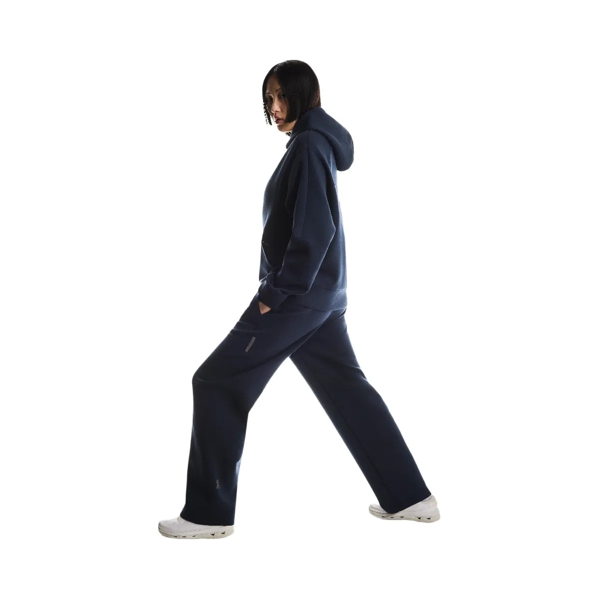 On Focus Tech Sweatpants Navy