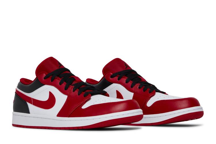 Air Jordan 1 Low Reverse Black Toe Bulls