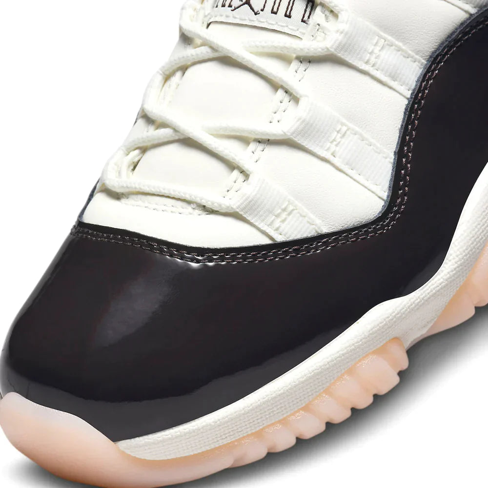 Air Jordan 11 Retro Neapolitan Black Friday