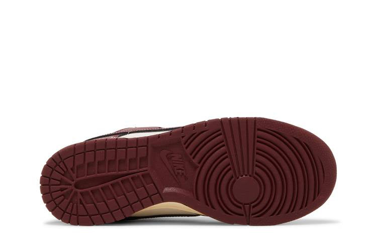 Dunk Low SE Sisterhood Team Red