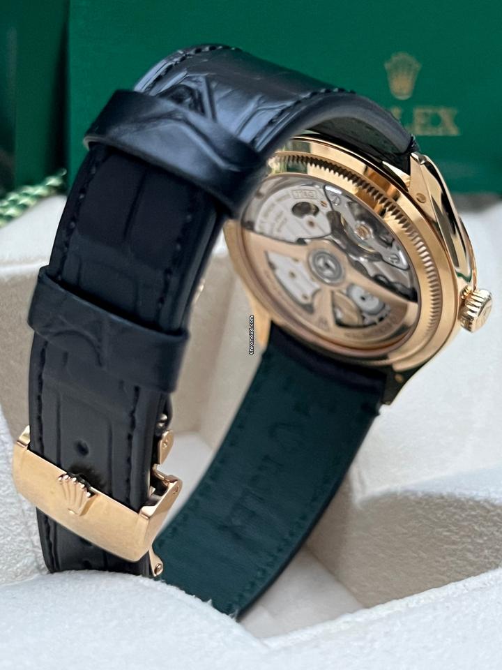 Rolex | 1908 | 52508 | Yellow gold | 39 mm | Crocodile skin | Black