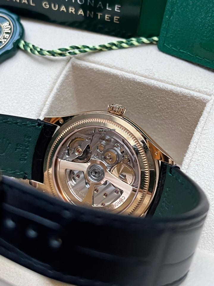Rolex | 1908 | 52508 | Yellow gold | 39 mm | Crocodile skin | Black