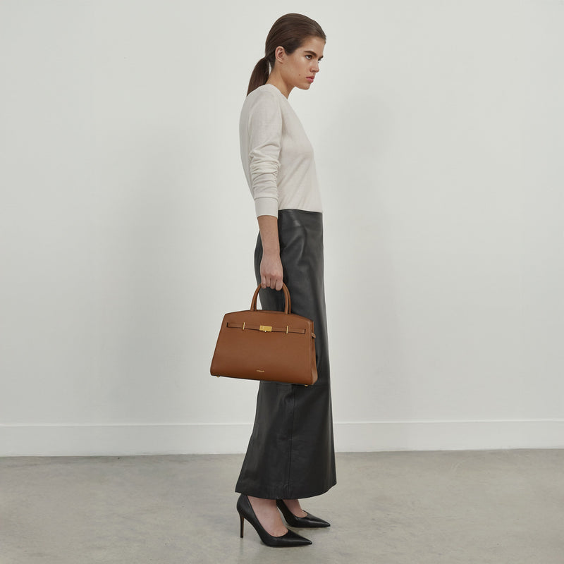 DeMellier The Midi Hudson tan small grain