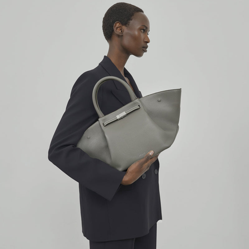 DeMellier The Midi New York stone grey small grain ecru stitching