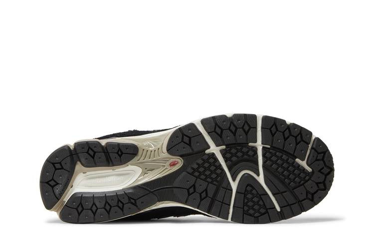 New Balance 2002R Protection Pack Black Grey