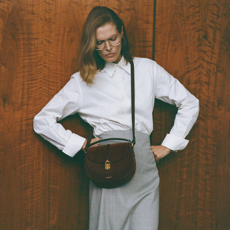 DeMellier The Siena Saddle mocha suede & mocha small grain